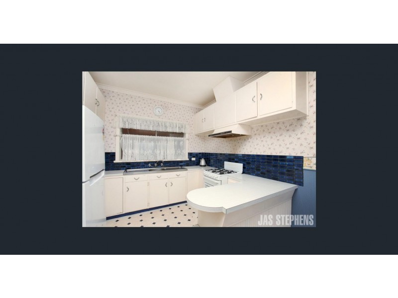 14 Vernon Street, South Kingsville VIC 3015