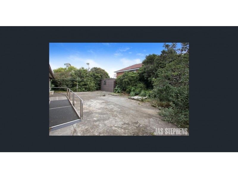 14 Vernon Street, South Kingsville VIC 3015