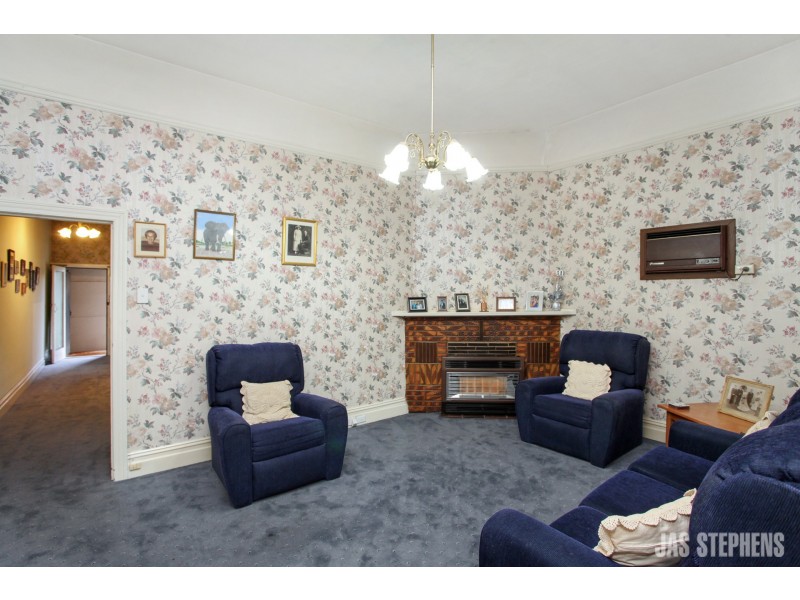 11 Empress Avenue, Kingsville VIC 3012