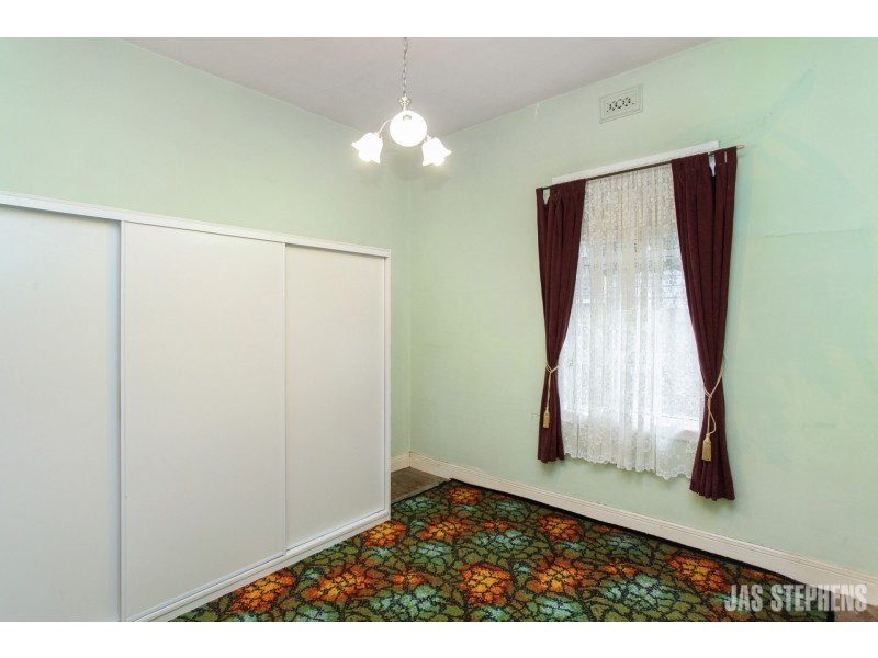 11 Empress Avenue, Kingsville VIC 3012