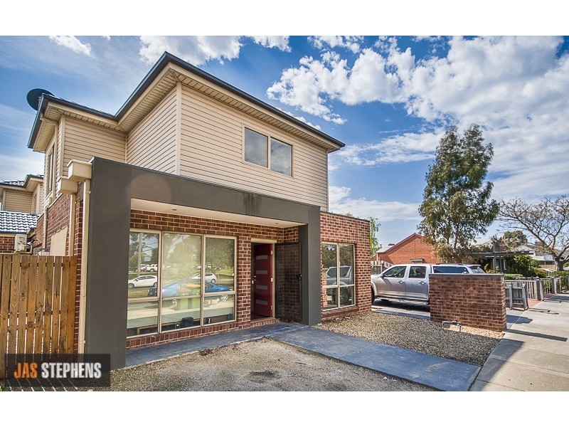 1/136 Churchill Avenue, Braybrook VIC 3019