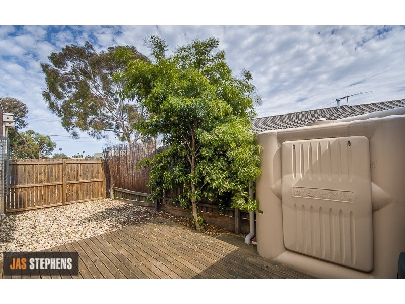 1/136 Churchill Avenue, Braybrook VIC 3019