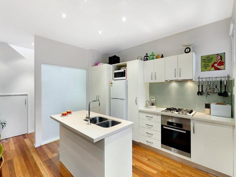 2B Monmouth Street, Newport VIC 3015