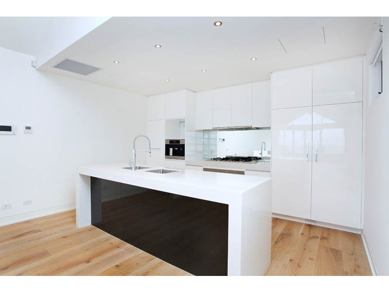 2/24 The Esplanade, Williamstown VIC 3016