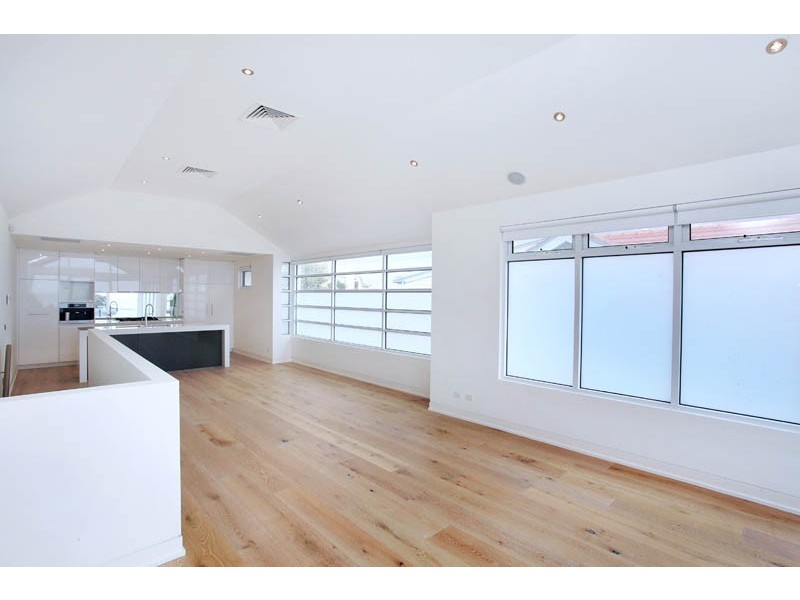 2/24 The Esplanade, Williamstown VIC 3016