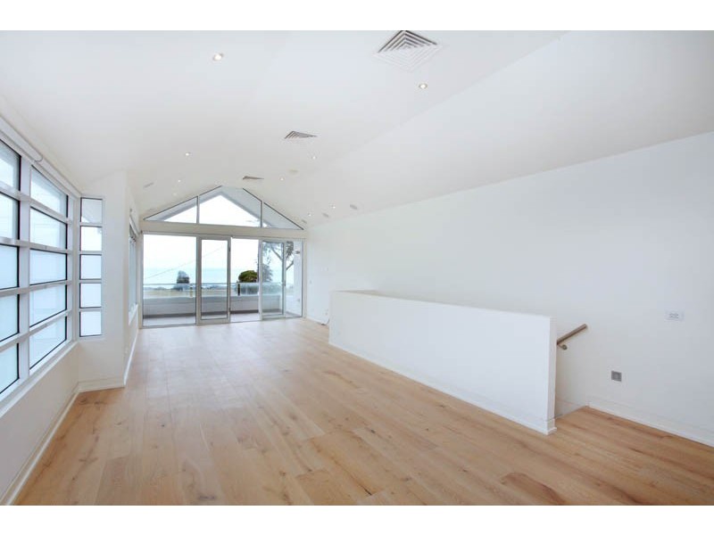 2/24 The Esplanade, Williamstown VIC 3016