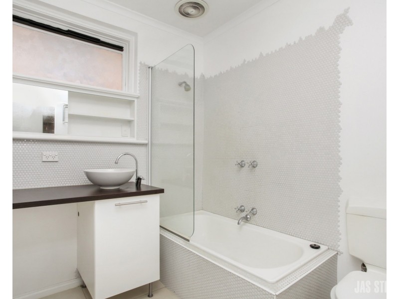 9/17 Kingsville Street, Kingsville VIC 3012