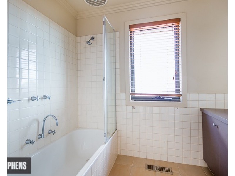 6 Stonehenge Mews, Williamstown VIC 3016