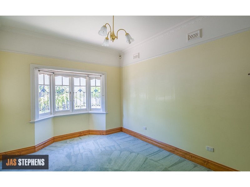 102 Empress Avenue, Kingsville VIC 3012