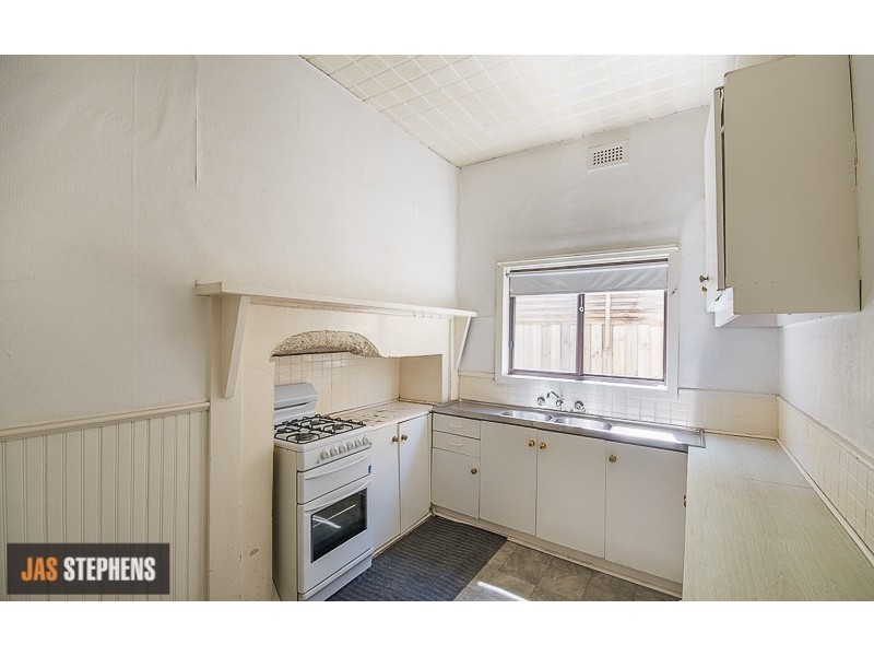 102 Empress Avenue, Kingsville VIC 3012