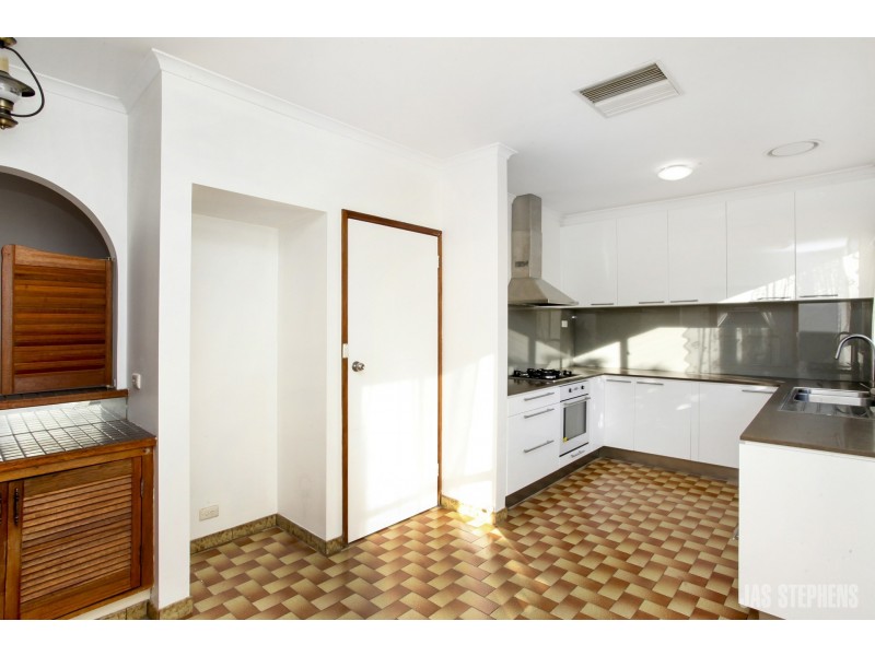 2/81 Alma Street, West Footscray VIC 3012