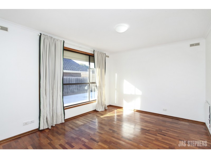 2/81 Alma Street, West Footscray VIC 3012