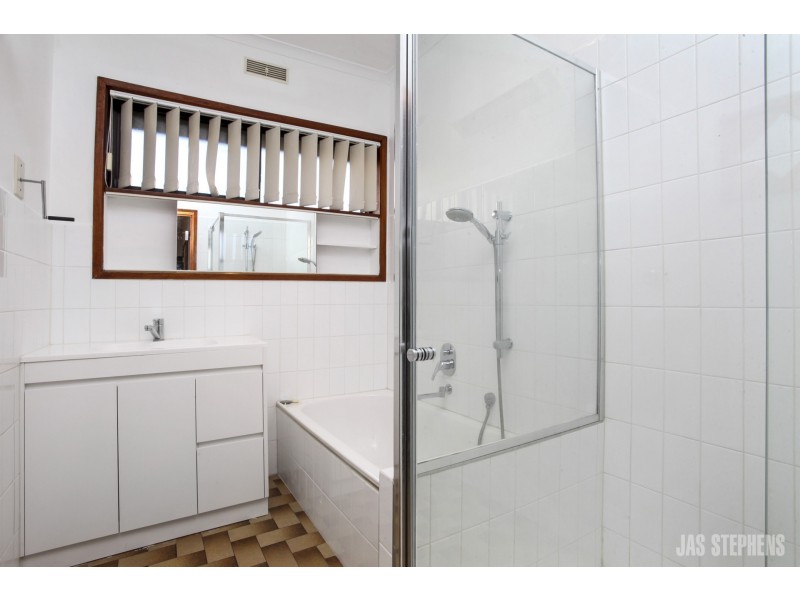 2/81 Alma Street, West Footscray VIC 3012