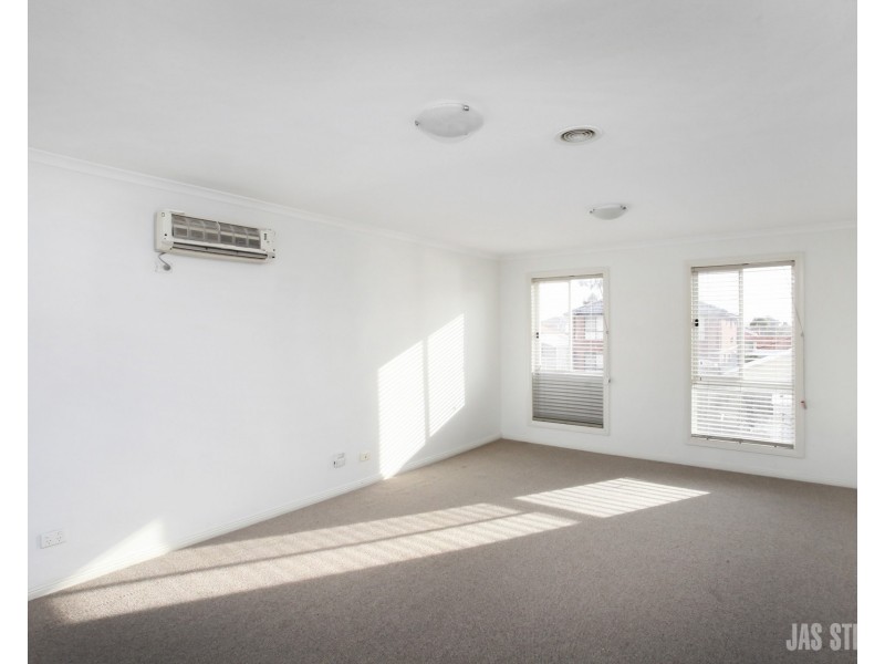 1/12 Taniyha Place, Sunshine North VIC 3020