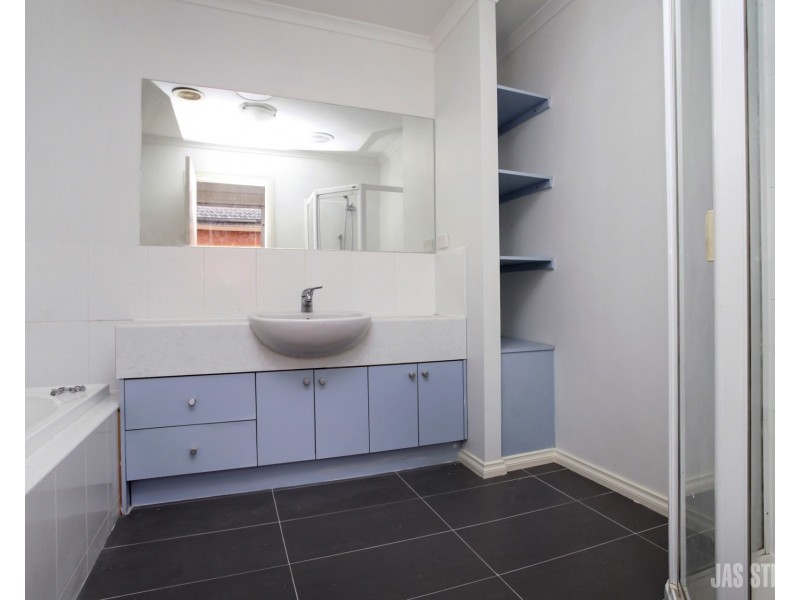 1/12 Taniyha Place, Sunshine North VIC 3020