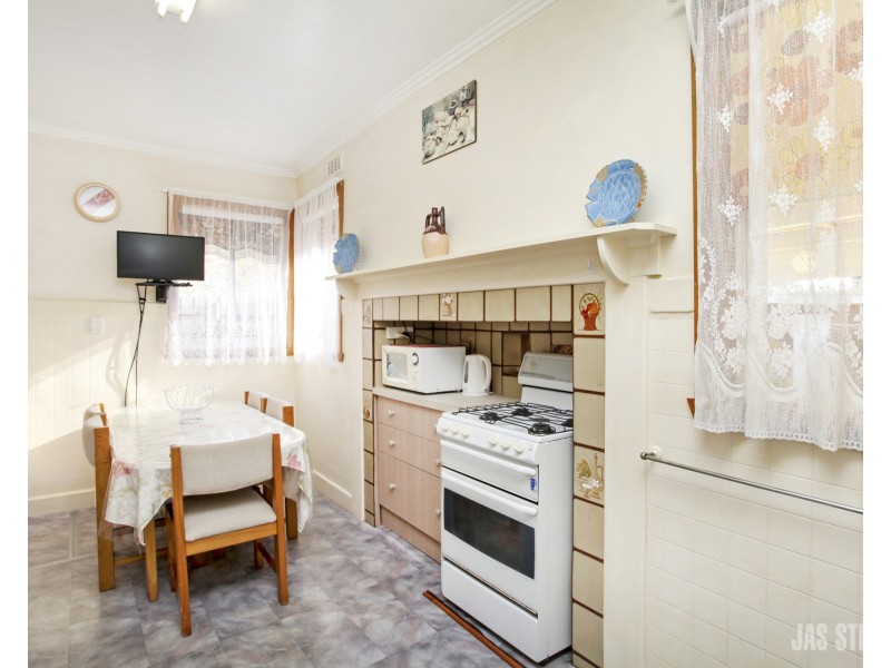 246 Essex Street, West Footscray VIC 3012