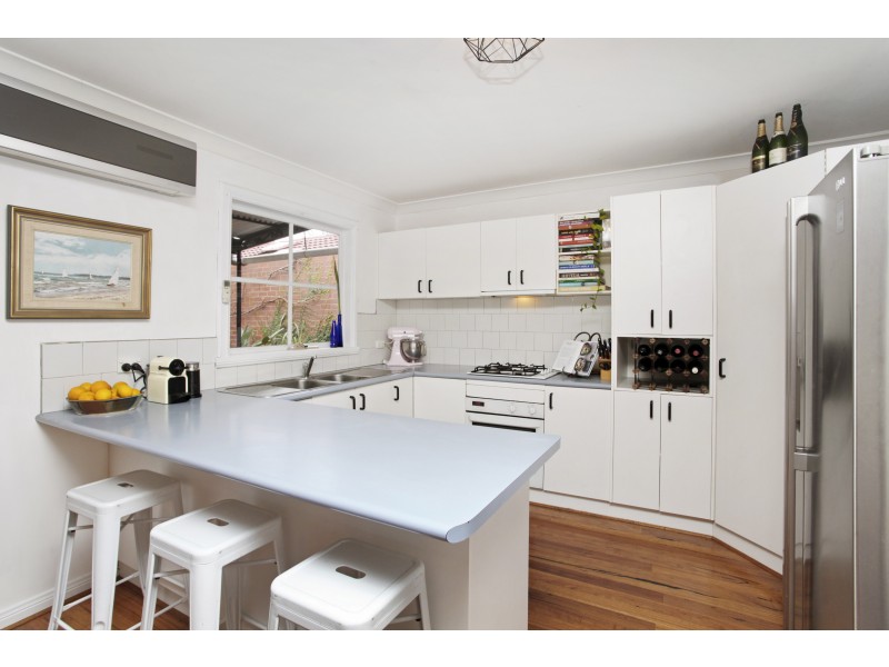 12 Sydenham Street, Seddon VIC 3011