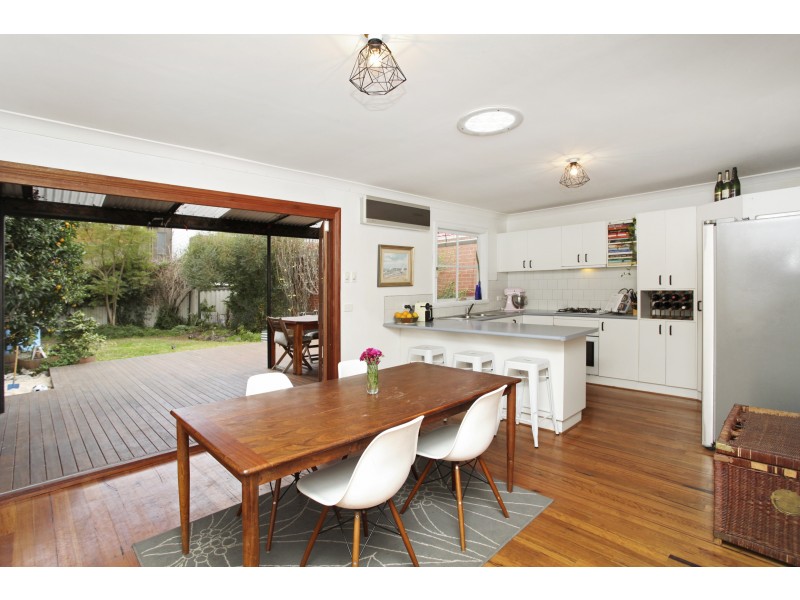 12 Sydenham Street, Seddon VIC 3011