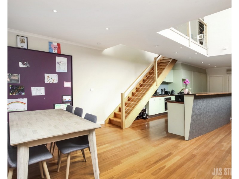 11 Eastwood Street, Seddon VIC 3011