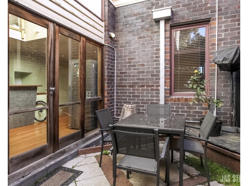 11 Eastwood Street, Seddon VIC 3011