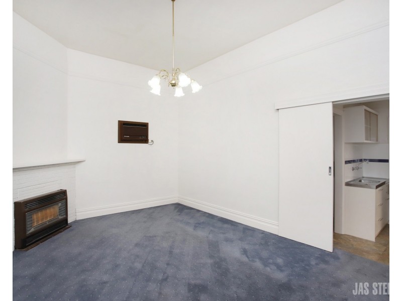 11 Empress Avenue, Kingsville VIC 3012