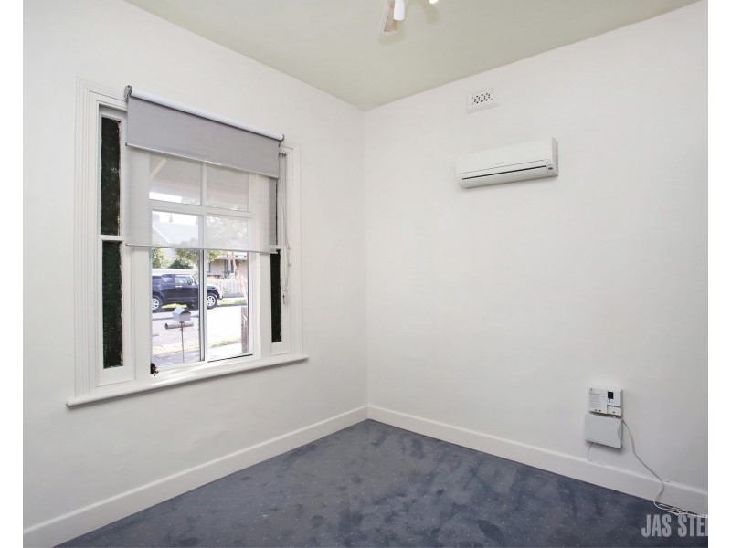 11 Empress Avenue, Kingsville VIC 3012