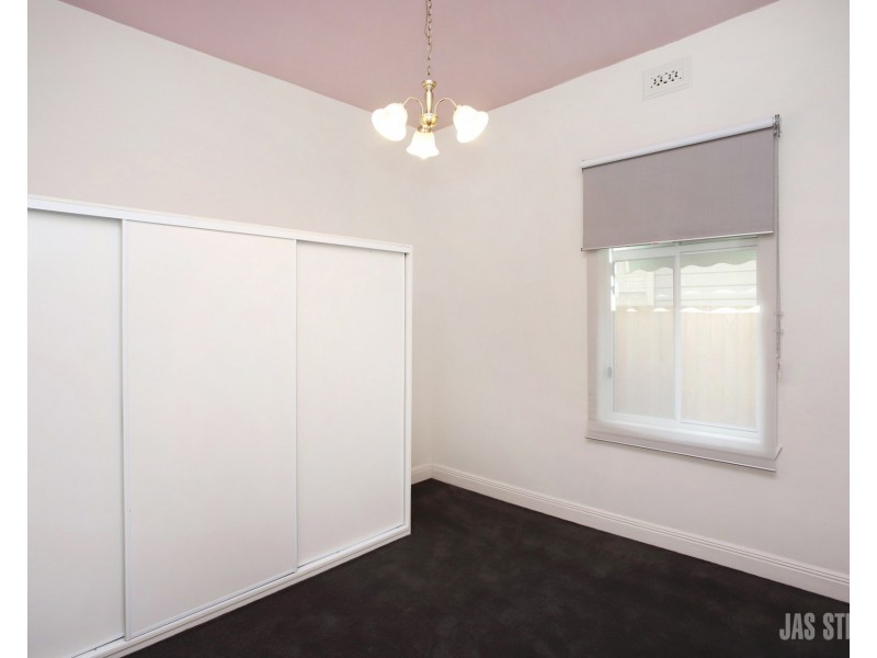 11 Empress Avenue, Kingsville VIC 3012