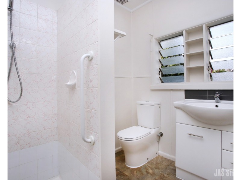 11 Empress Avenue, Kingsville VIC 3012