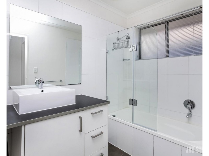 16/705 Barkly Street, Footscray VIC 3011