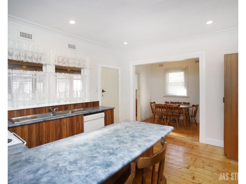 4 Stenhouse Street, Brooklyn VIC 3012