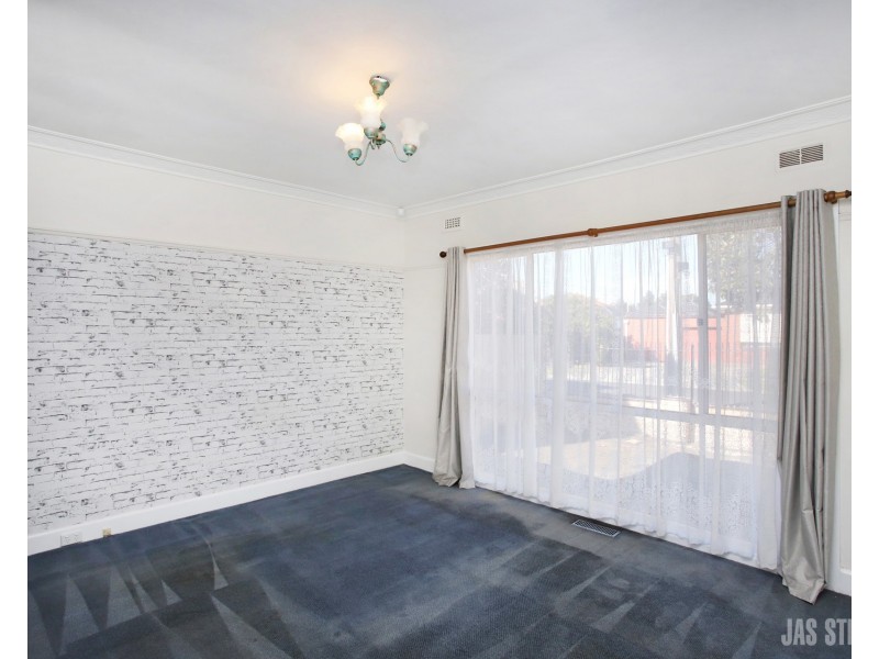 4 Stenhouse Street, Brooklyn VIC 3012