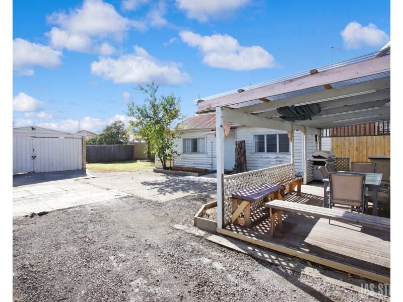 4 Stenhouse Street, Brooklyn VIC 3012