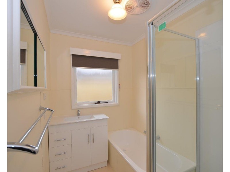 13 Spears Court, Altona VIC 3018