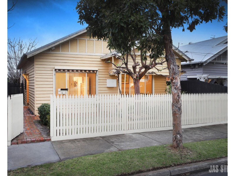 139 Coronation Street, Kingsville VIC 3012