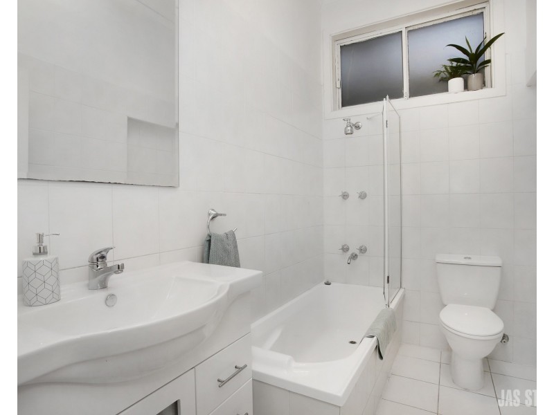 139 Coronation Street, Kingsville VIC 3012