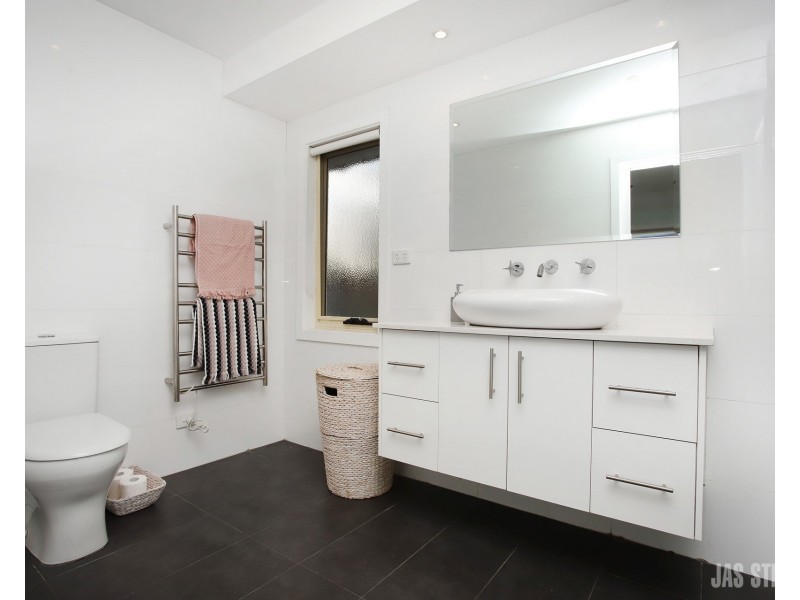 20 Empress Avenue, Kingsville VIC 3012