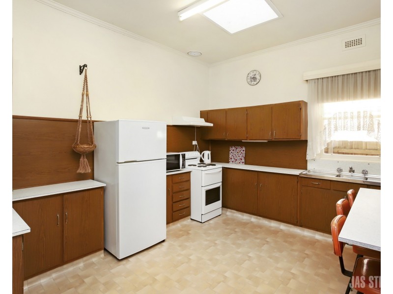 16 Corris Street, Yarraville VIC 3013