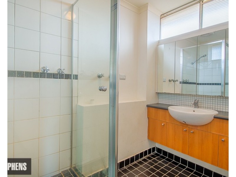 6/251 Nicholson Street, Seddon VIC 3011