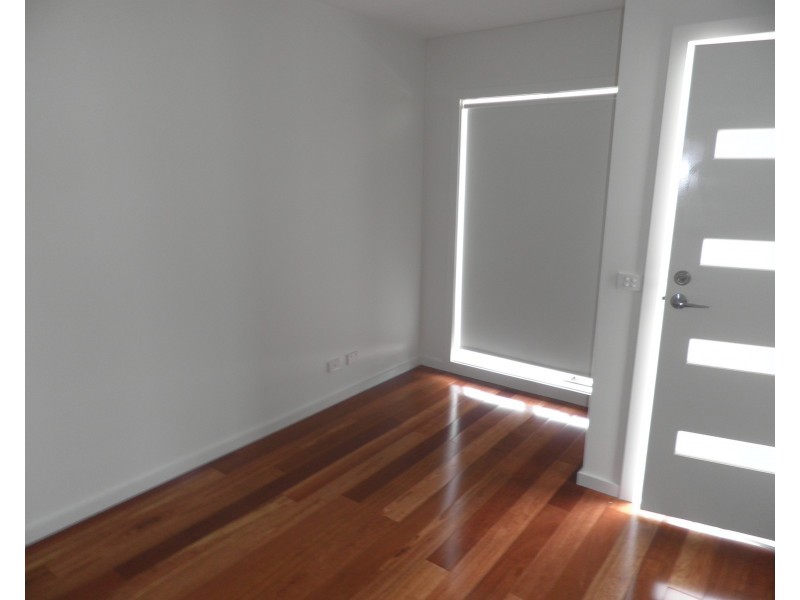 7 Desmond Street, Maidstone VIC 3012