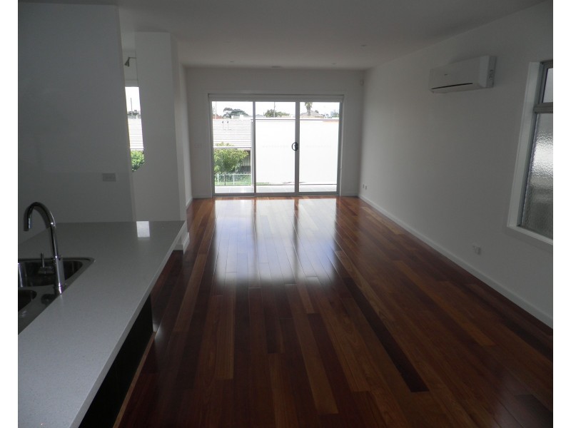 7 Desmond Street, Maidstone VIC 3012