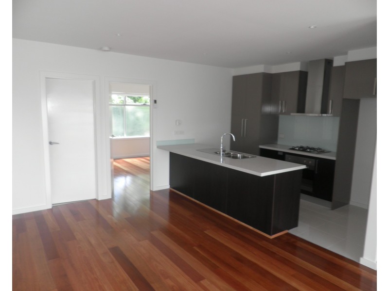 7 Desmond Street, Maidstone VIC 3012