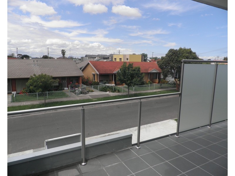 7 Desmond Street, Maidstone VIC 3012