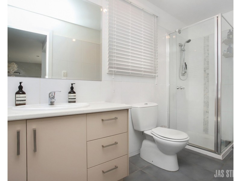 2/45 Paxton Street, South Kingsville VIC 3015