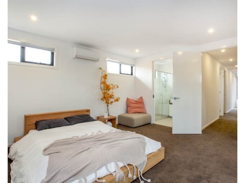8/25 Somerville Road, Yarraville VIC 3013