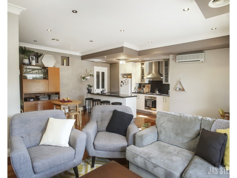 2/604 Barkly Street, West Footscray VIC 3012