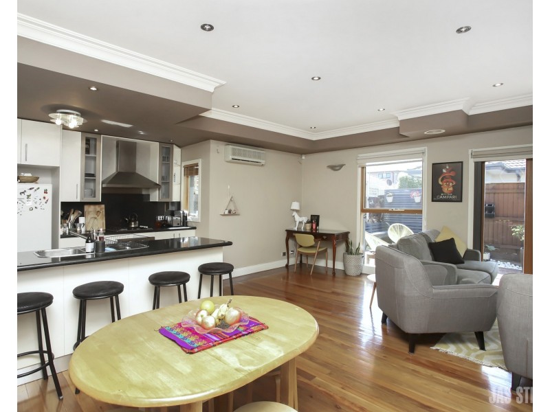 2/604 Barkly Street, West Footscray VIC 3012