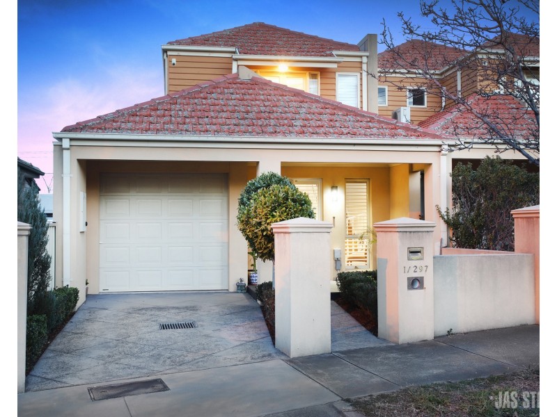 1/297 Nicholson Street, Seddon VIC 3011