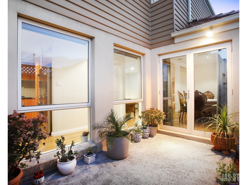 1/297 Nicholson Street, Seddon VIC 3011