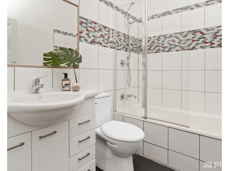 61 Kingsville Street, Kingsville VIC 3012