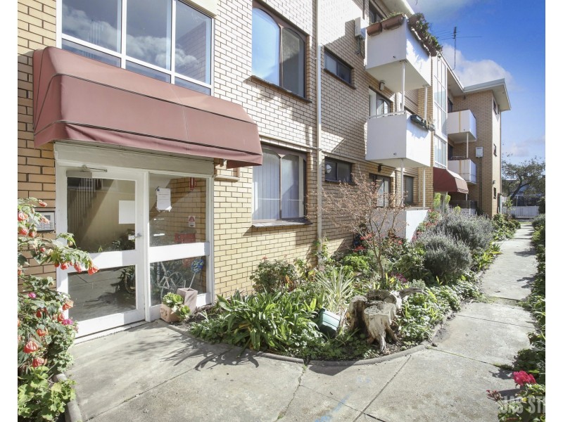 11/99 Cowper Street, Footscray VIC 3011